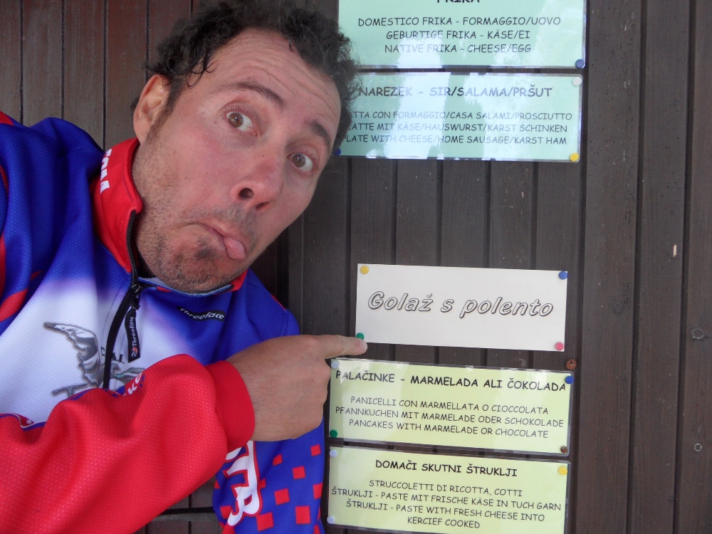 Il menu' e' invitante, ma il rifugio e' chiuso.jpg